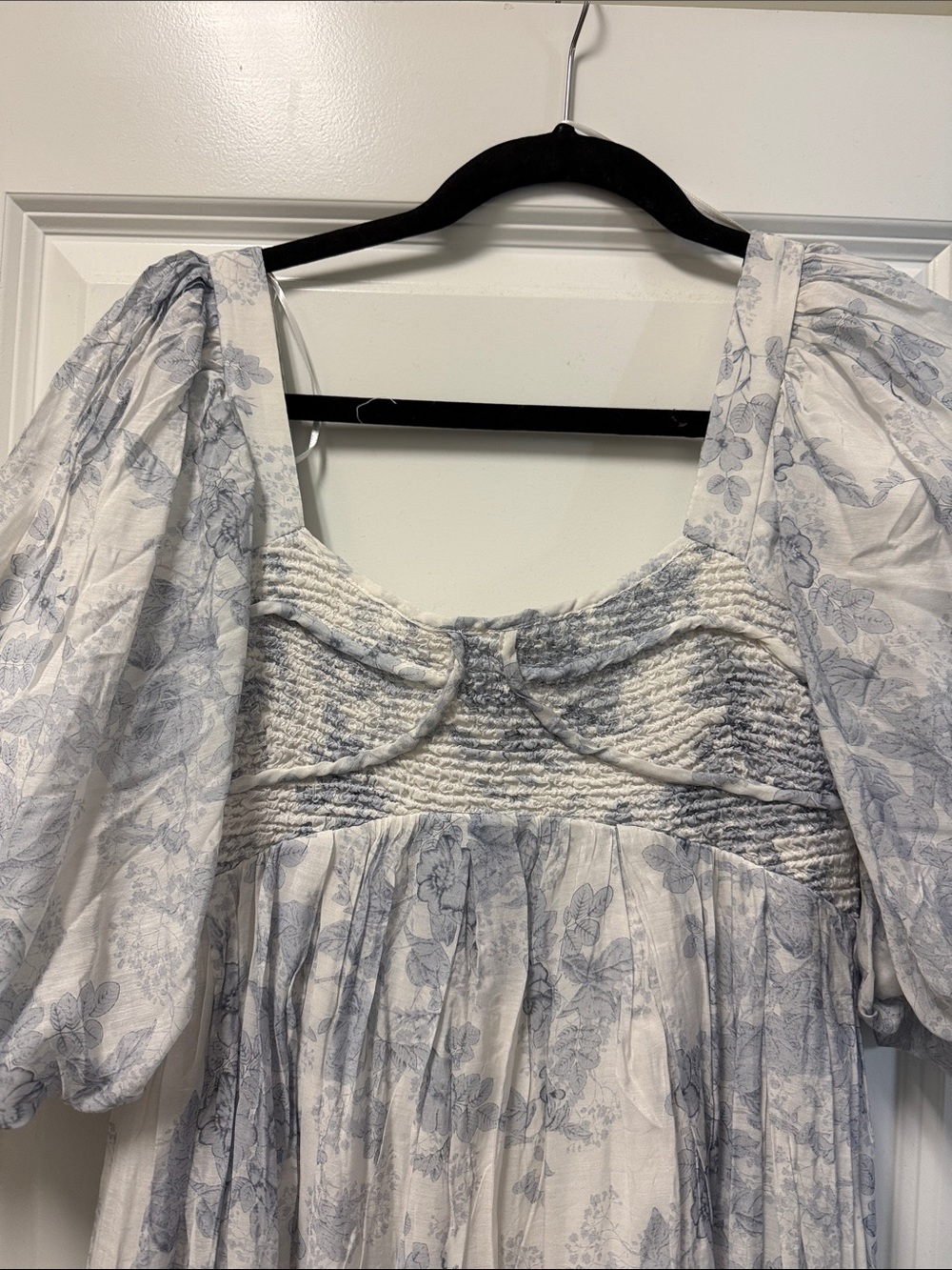 NWT Sofie the Label Blue Floral Smocked Midi Dress - Picture 3 of 8